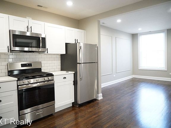2nd image of 1724 N Talman Ave #8355388