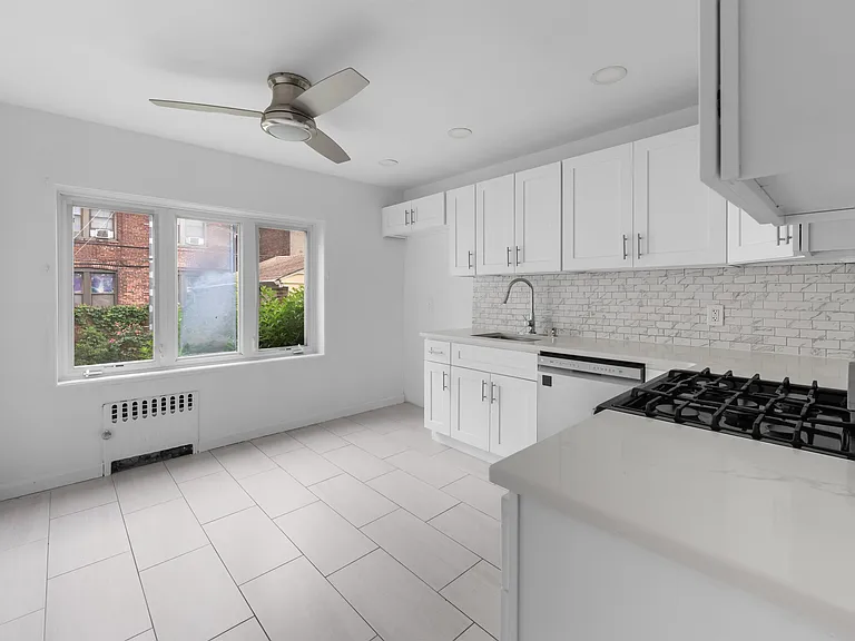 172 W 49th St #1 — Photo 9