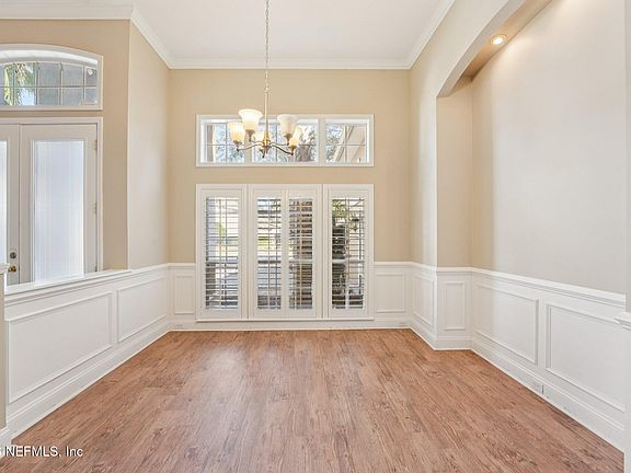 5th image of 2394 W CLOVELLY Lane