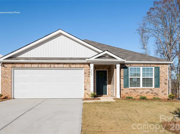 1141 Foxberry Ln, Maiden, NC 28650