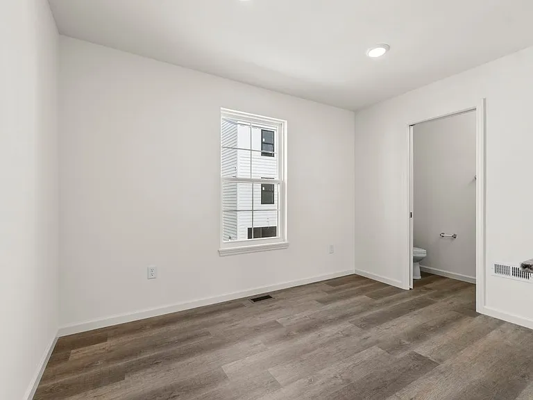 176 Canal Cottage Aly — Photo 13