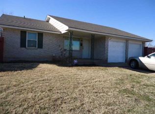 209 N Janeway Ave, Moore, OK 73160