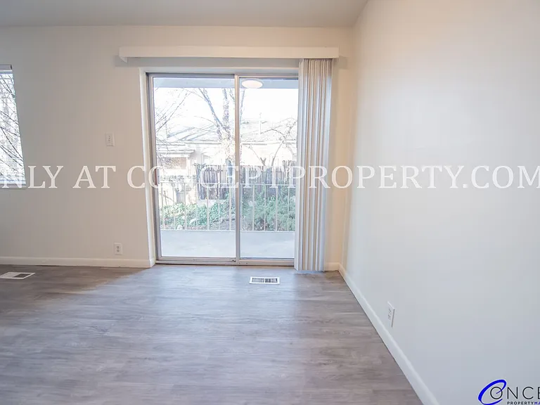 425 E 3rd Ave — Photo 49