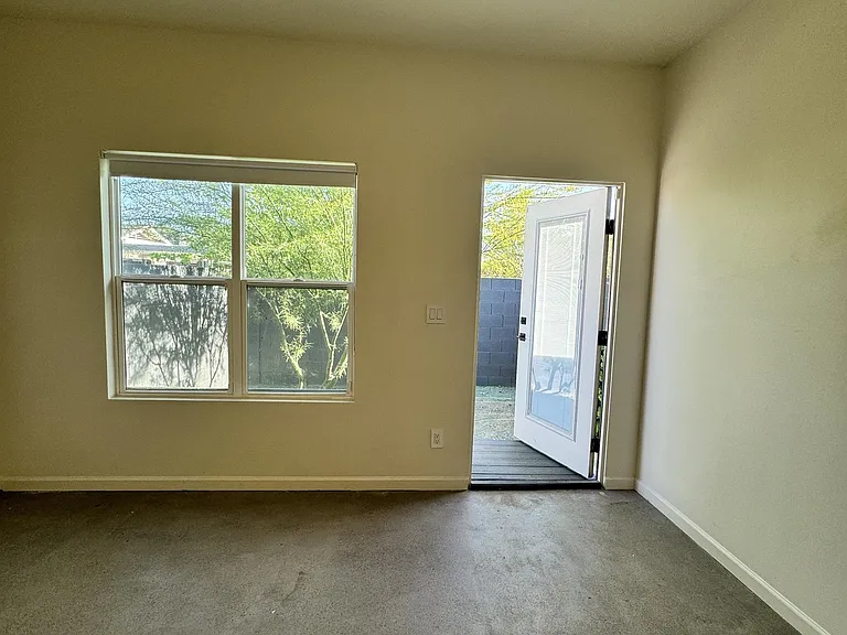 3342 N 17th Ave — Photo 14