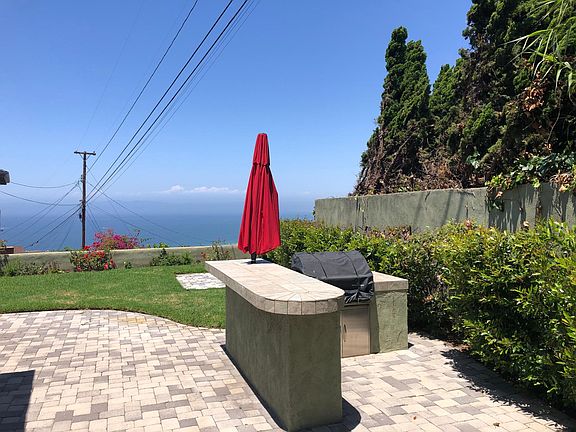 Built in BBQ and Serve at the outside bar while enjoying ocean views