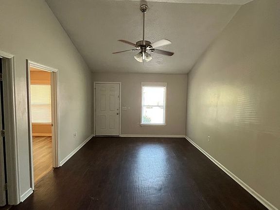 4th image of 230 Lanier Dr #17