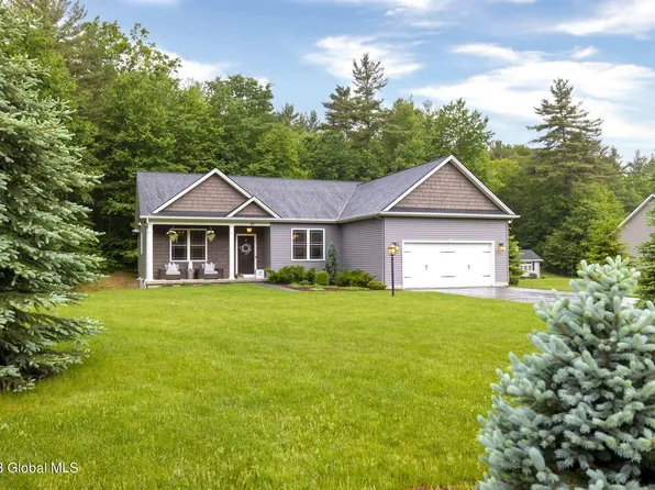 25 Ashleigh Lane, Saratoga Springs, NY 12866