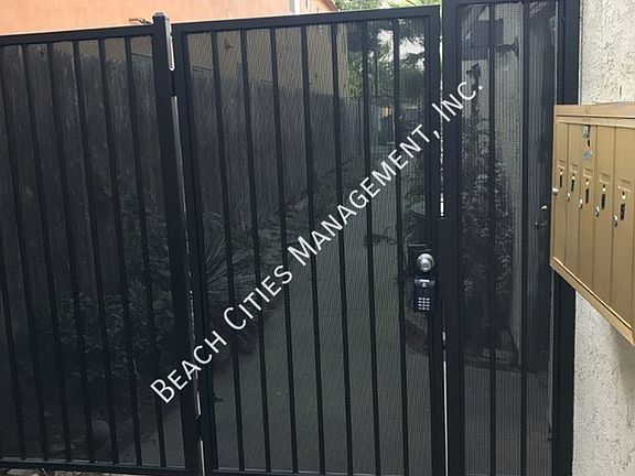 4th image of 465 Rose Ave APT 4