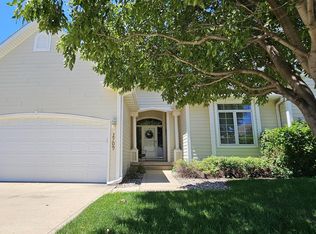 2709 Castles Gate Dr, Sioux City, IA 51106