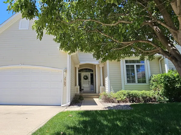 2709 Castles Gate Dr, Sioux City, IA 51106