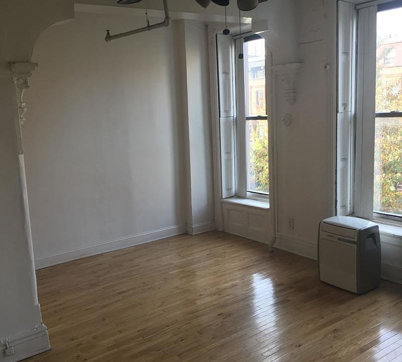 2nd image of 492 Putnam Ave APT 2