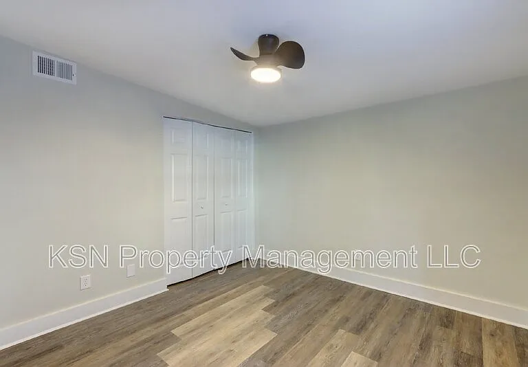 543 E Harris St — Photo 10