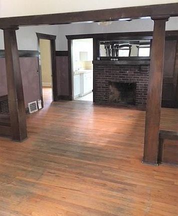 3rd image of 4321 Cambridge St