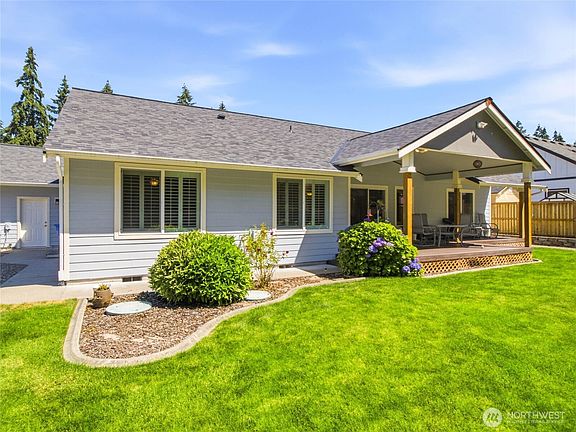 3rd image of 408 Raintree Loop Court SE