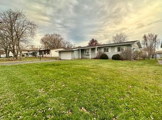 421 Sandalwood Dr, Valparaiso, IN 46385