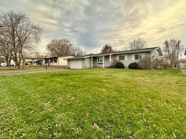 421 Sandalwood Dr, Valparaiso, IN 46385