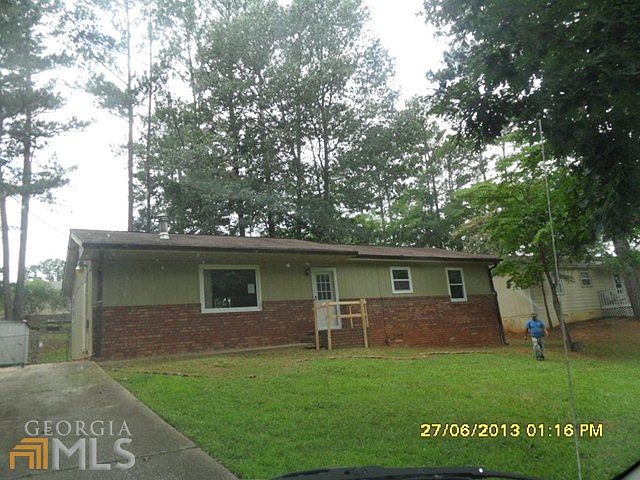 1st image of 1226 Woodbridge Dr NE
