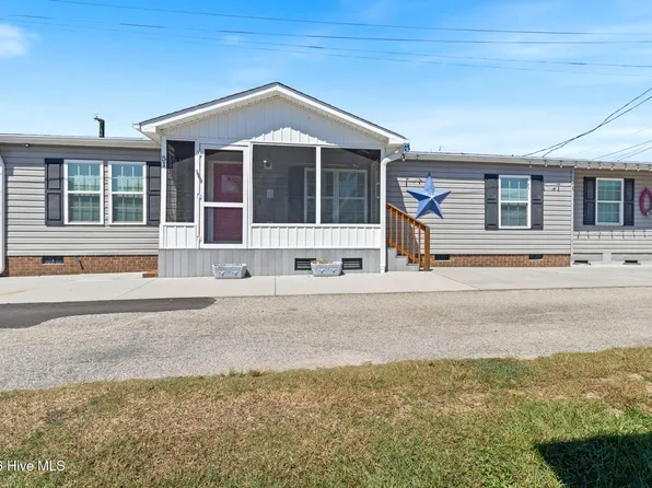 51 Clarkland Village Street, Elizabethtown, NC 28337