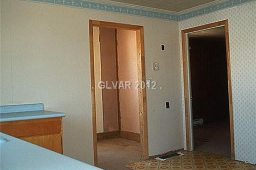 3rd image of 20 Avenue B St