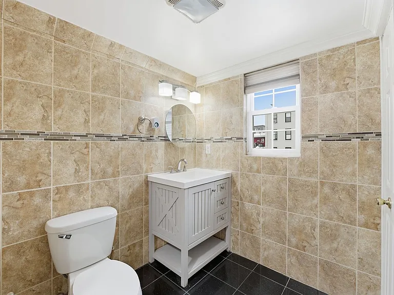168 New York Ave #1 — Photo 6