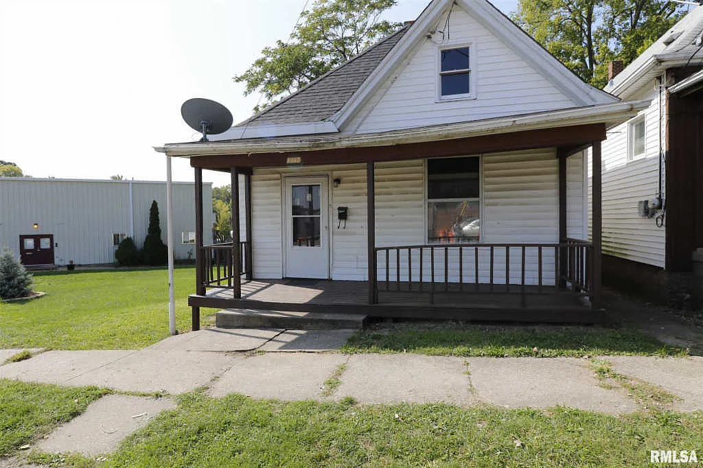 1711 N Gale Ave photo 1