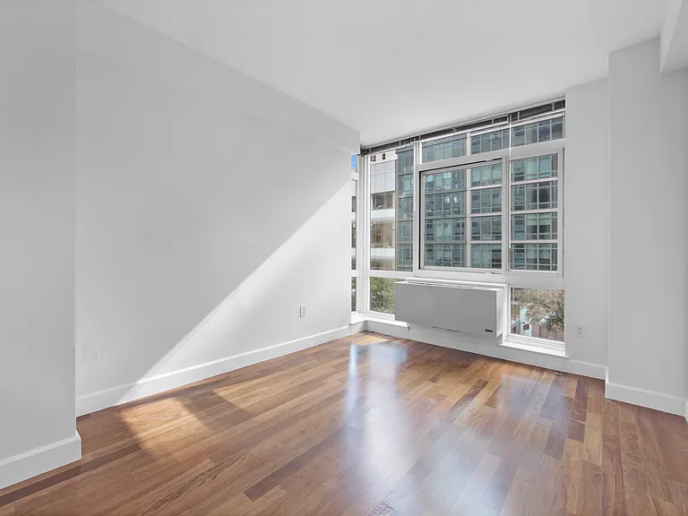 212 E 57th St #3A — Photo 13