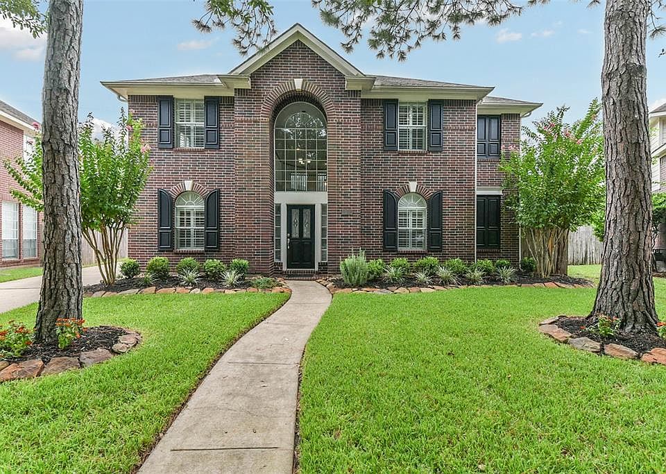 1st image of 2102 Madewood Dr