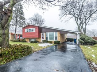 1N561 Forest Ave, Glen Ellyn, IL 60137