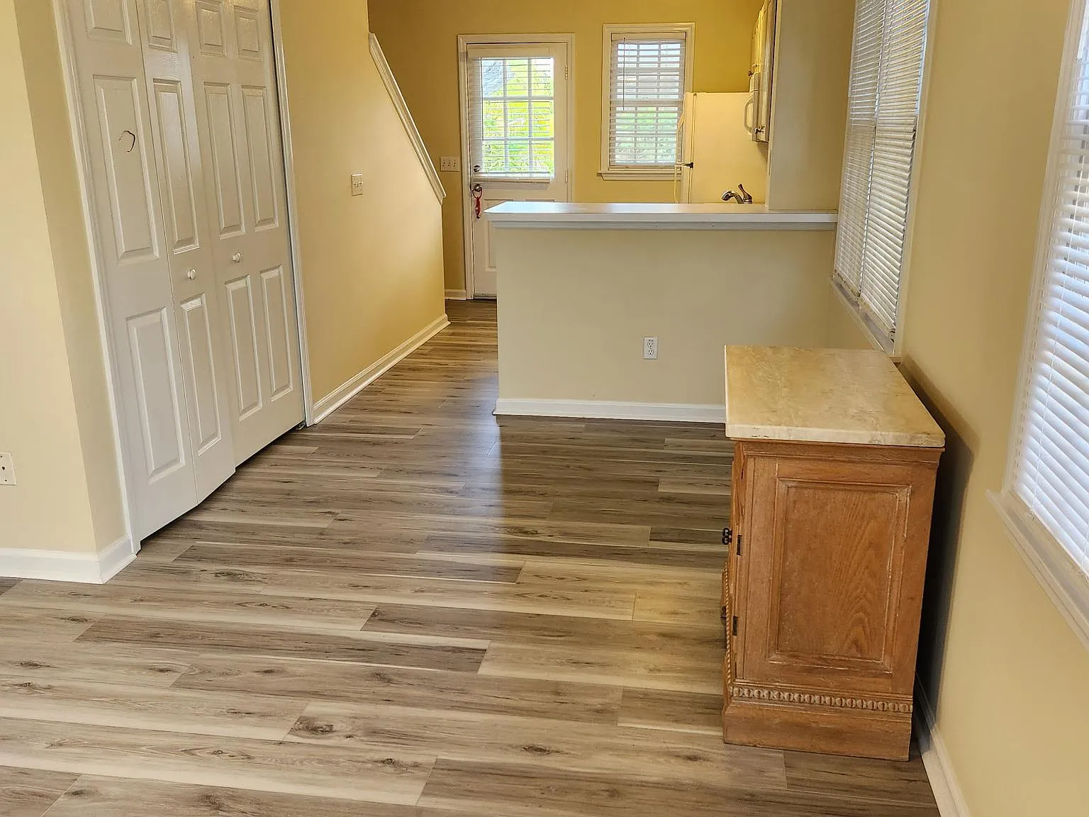 2 bed, 780 sqft, $3,800 — Photo 2