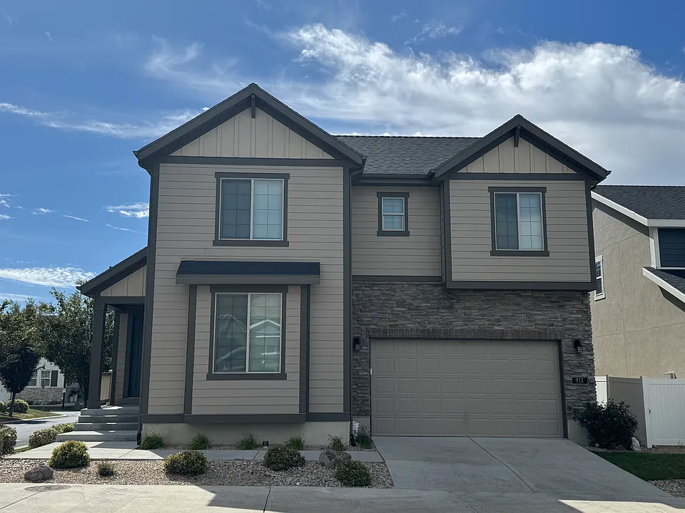 913 W 2840 N