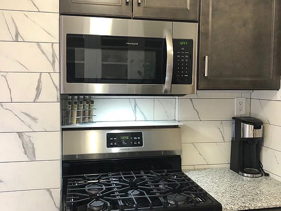 2nd image of 1044 Kenmore Ave #3