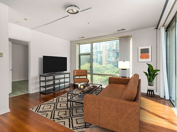 3rd image of 1740 Oak Ave Unit 309