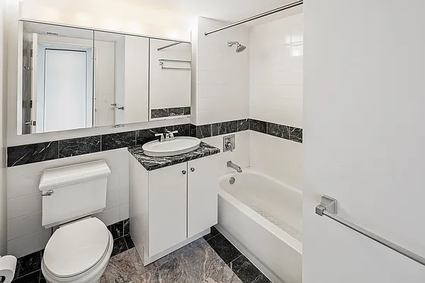 Rented by Voro, LLC | media 25