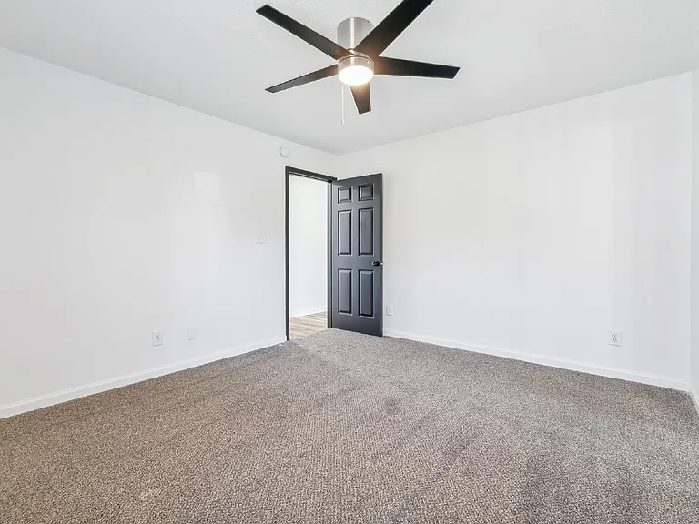 1824 Cottingham Ct — Photo 25