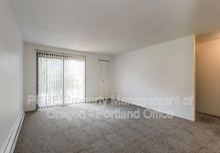 Parkway Garden — Photo 113