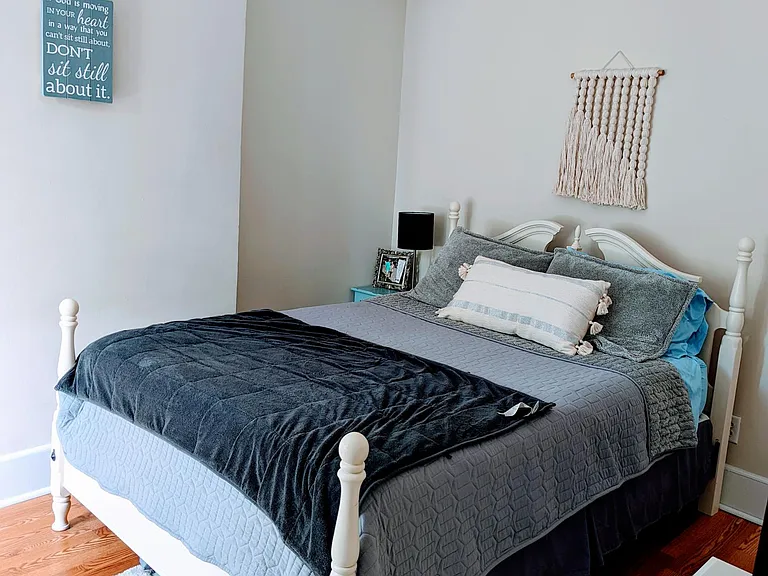 212 W Franklin St #202 — Photo 14