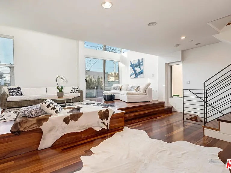 111 Eastwind St — Photo 3