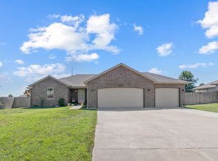 112 E Shawnee St, Strafford, MO 65757