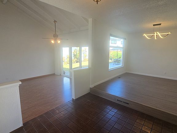 4th image of 735 Amanda Dr