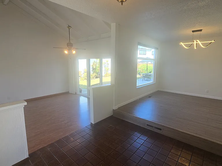 735 Amanda Dr — Photo 4