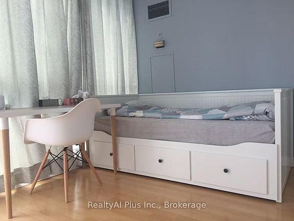 3rd image of 736 Bay St #2210