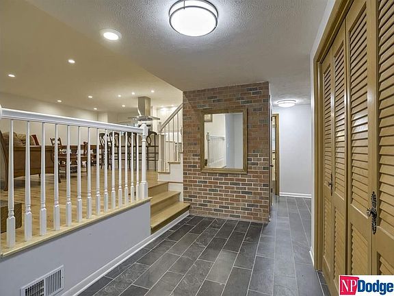 4th image of 9418 Hascall St