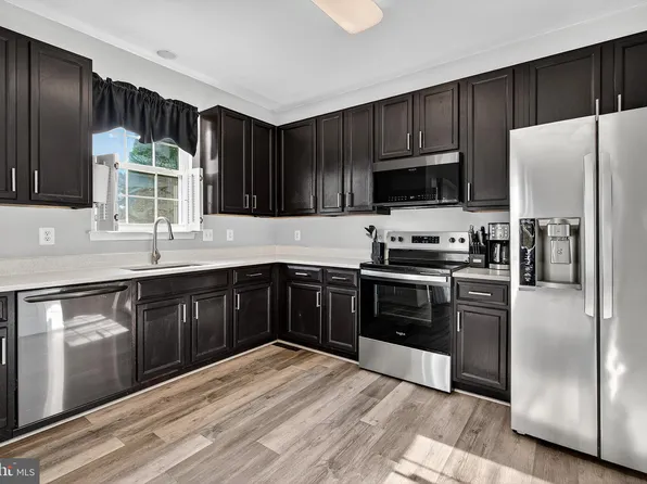 27 Planetree Dr, Taneytown, MD 21787