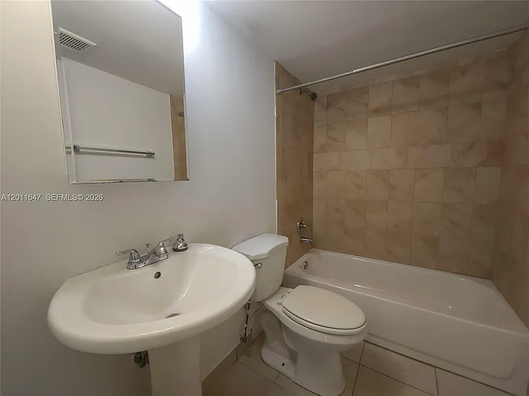 10907 N Kendall Dr #313 — Photo 6