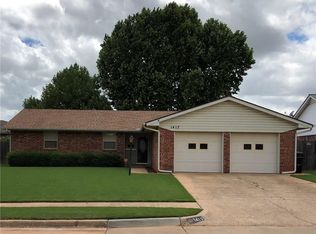 1417 N Lincoln Ave, Moore, OK 73160