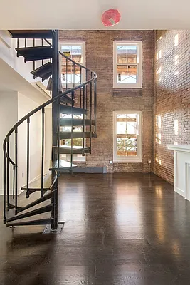 Rented by MNS | media 30