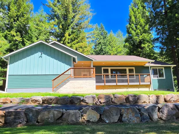 321 Bell Hole Loop, Crescent City, CA 95531