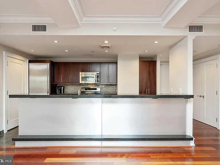 219 S 18th St #29-709 — Photo 8