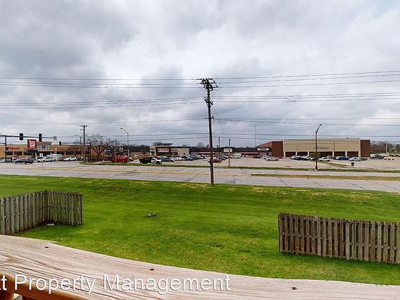 3rd image of 2810 Grand Ave