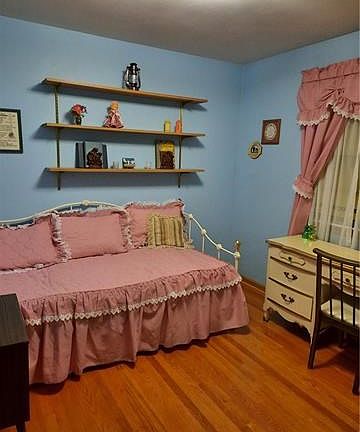 4th image of 10906 E 51st St